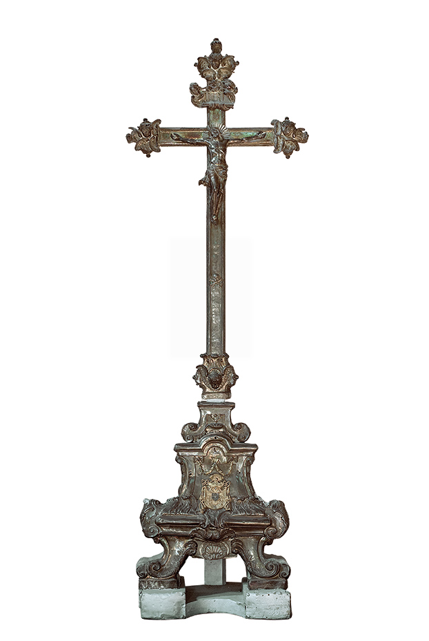 Croce-d'altare-Anonimo-argentiere-complesso-donnaregina